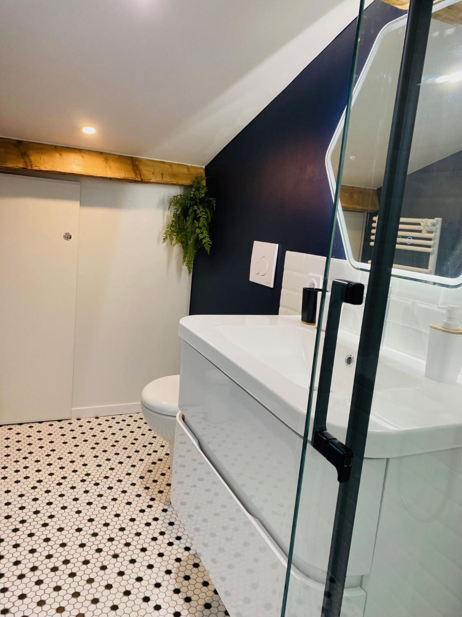 Douillet Et Coquet Appartement Climatise - Parking Prive Gratuit - Centre Montpellier Bagian luar foto